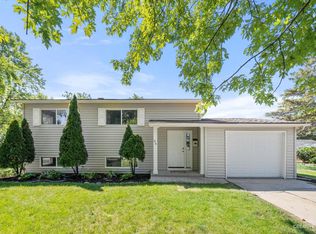 39 Longbeach Rd, Montgomery, IL 60538