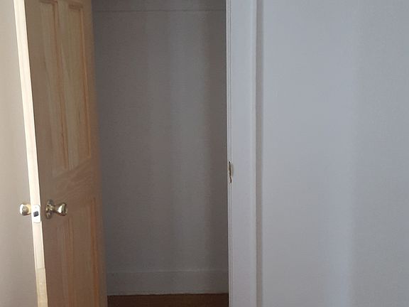 3rd image of 26-7 18th St