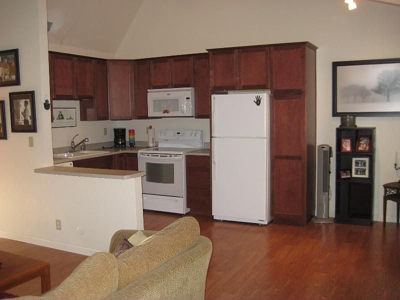 2nd image of 1080 8th St APT 15