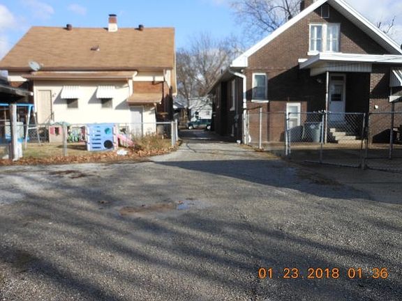 3rd image of 1625 S Morton Ave