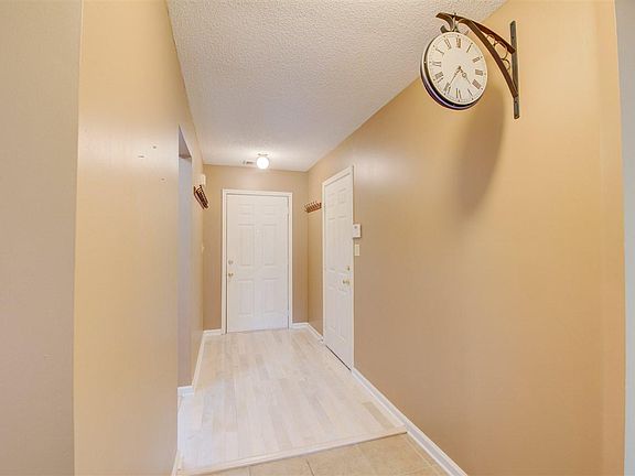 4th image of 6979 Luxor Ln
