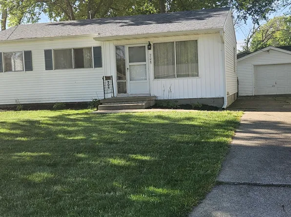 708 7th St SE, Altoona, IA 50009