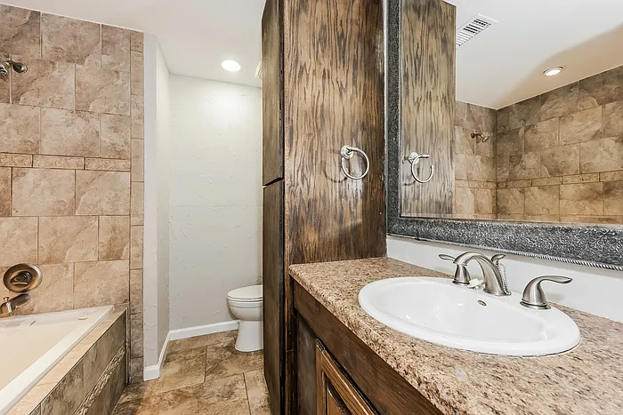 224 NE Michael Dr — Photo 10