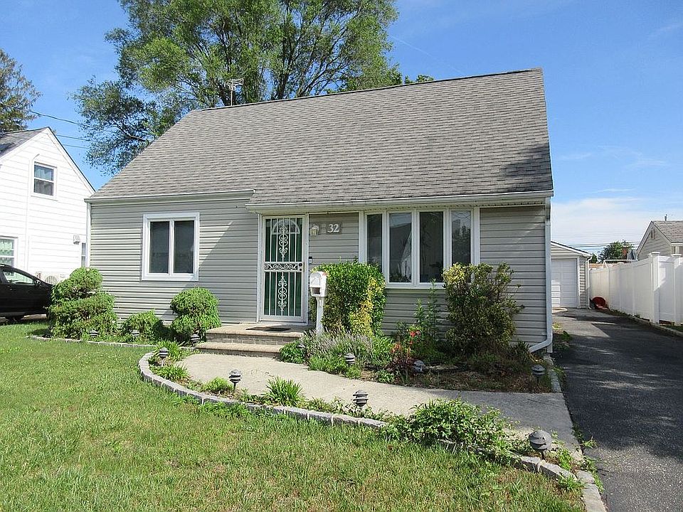 1st image of 32 Nassau Ave
