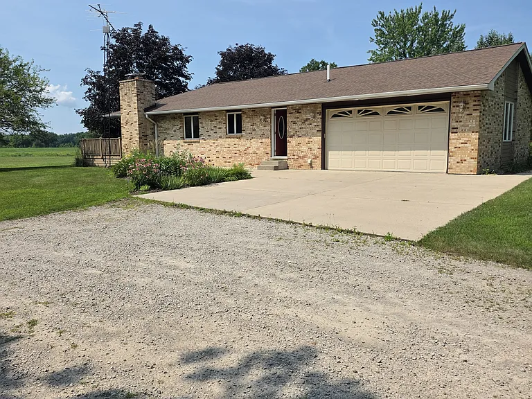 24401 W Shepley Rd — Photo 18