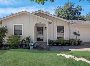 1215 Aransas Dr, Euless, TX 76039
