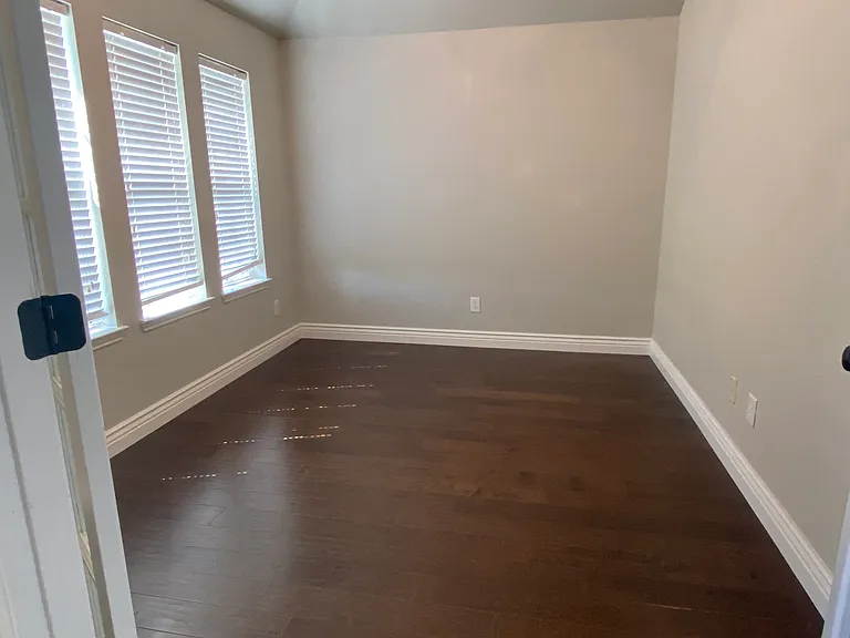 10413 Trevino Ln — Photo 18