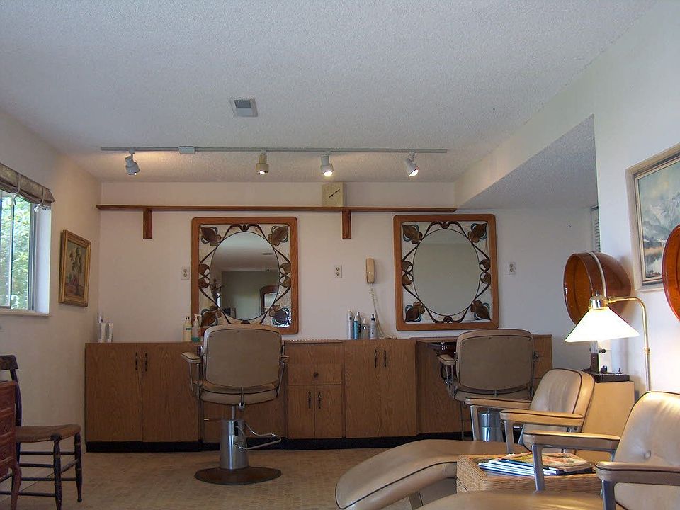 two station salon