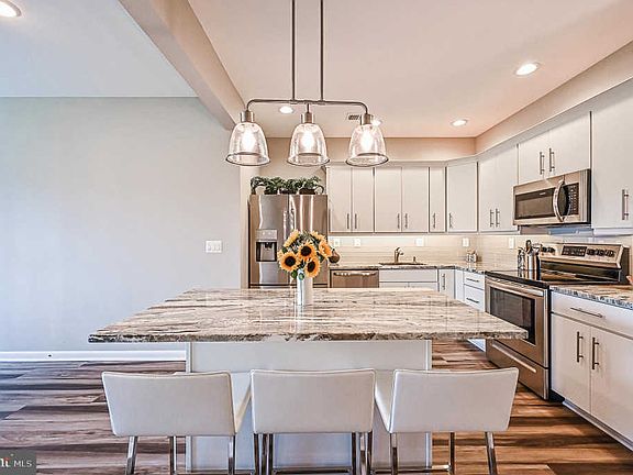 5th image of 44838 Tiverton Sq