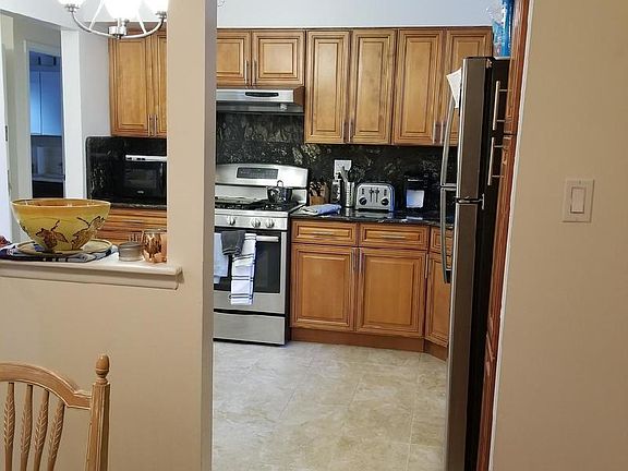 3rd image of 2827 37th St APT 6