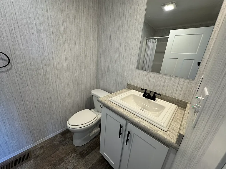 1703 Cambridge Ct — Photo 5