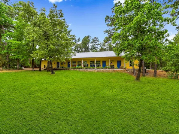 3557 State Highway 75 N, Huntsville, TX 77320