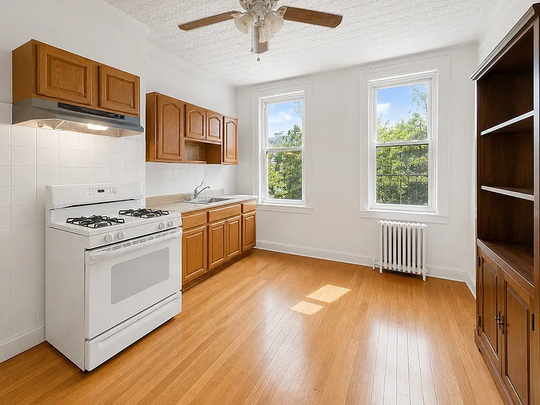 1709 Himrod St #3L — Photo 3