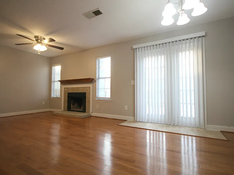 945 Mill Stone Dr — Photo 17