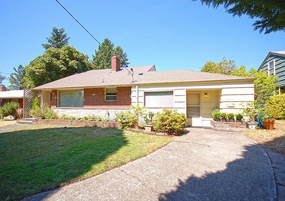 1st image of 1222 NE 180th St