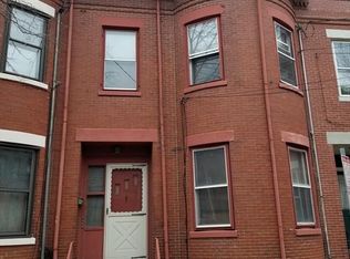 33 Beacon St, Chelsea, MA 02150