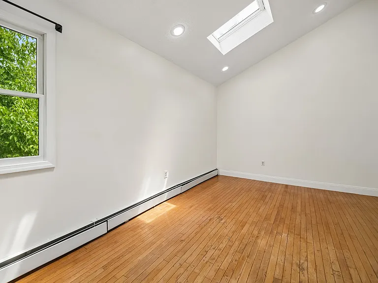 66 W Hobart Gap Rd — Photo 14