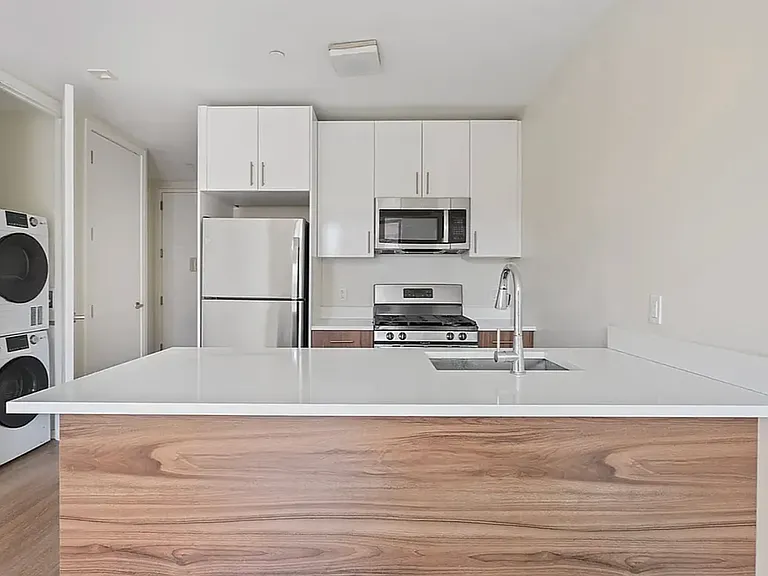 521 W 134th St #5D — Photo 4