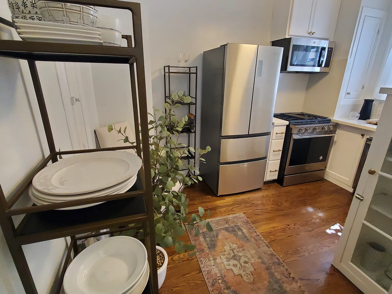 Studio, 500 sqft, $2,550 — Photo 4