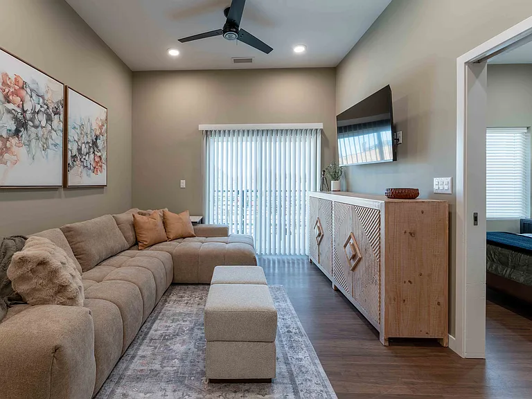 1364 E Battlefield Rd — Photo 113