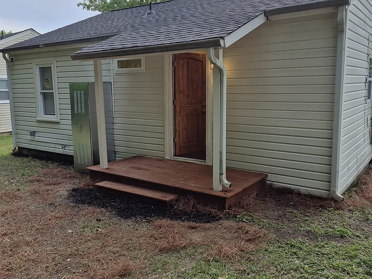 315 Broad Dr SW — Photo 3