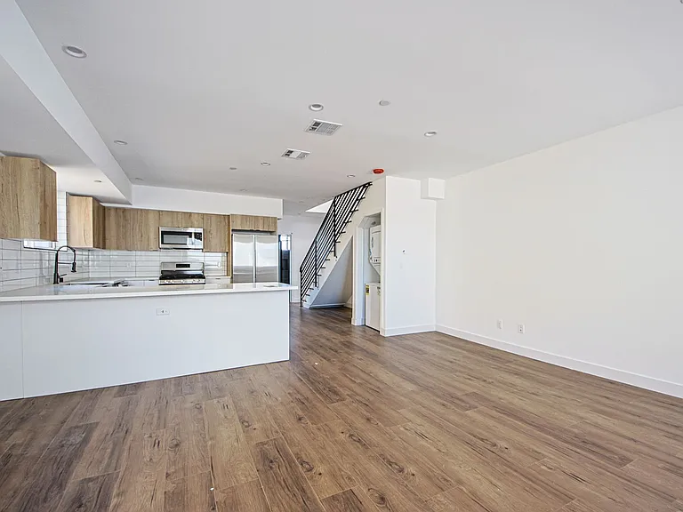 6421 Troost Ave — Photo 10