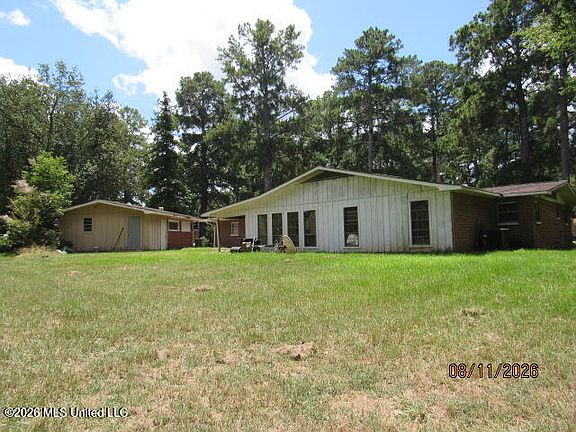 3rd image of 3440 Forest Hill Rd