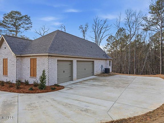 2nd image of 922 Mullican Rd