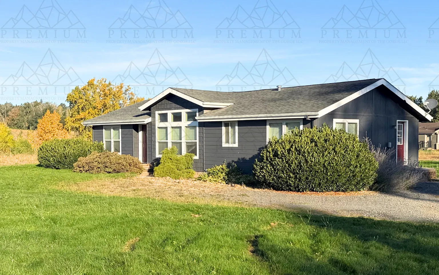 3 Bedroom 2 Bathroom - Hood River — Photo 1