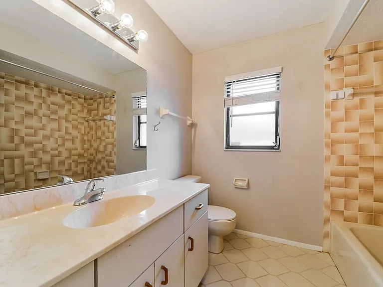 5453 Colonial Oaks Blvd — Photo 15