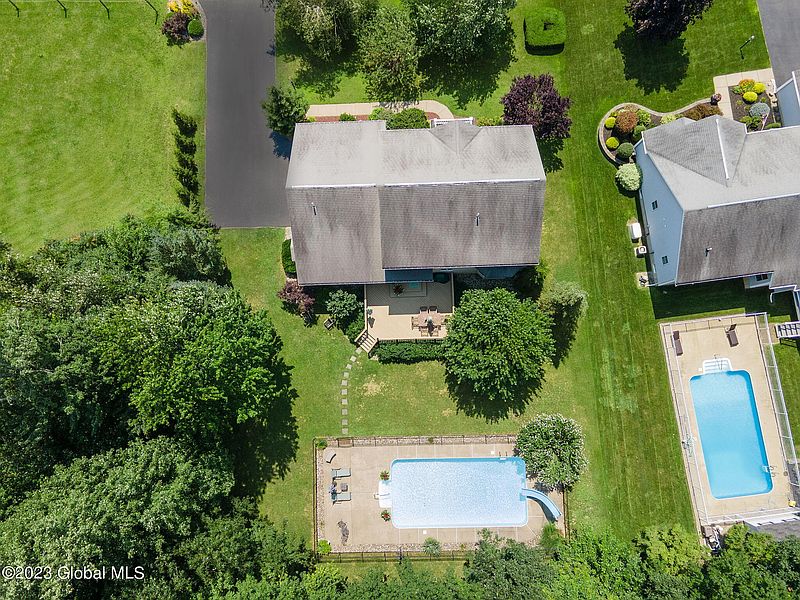 4th image of 115 Brian Crest Court