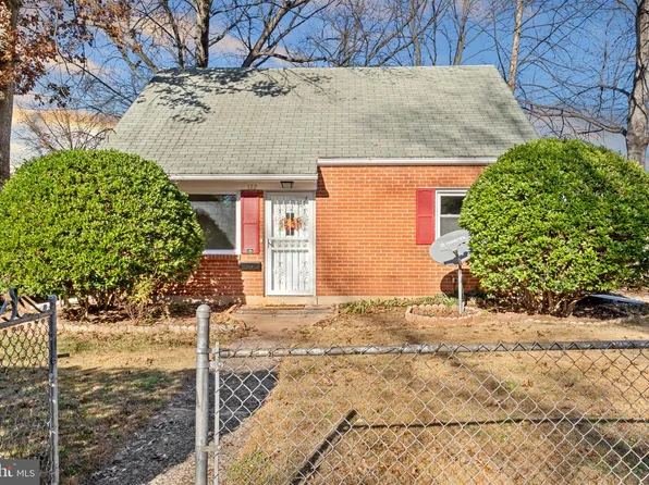 122 Holden Dr, Manassas Park, VA 20111