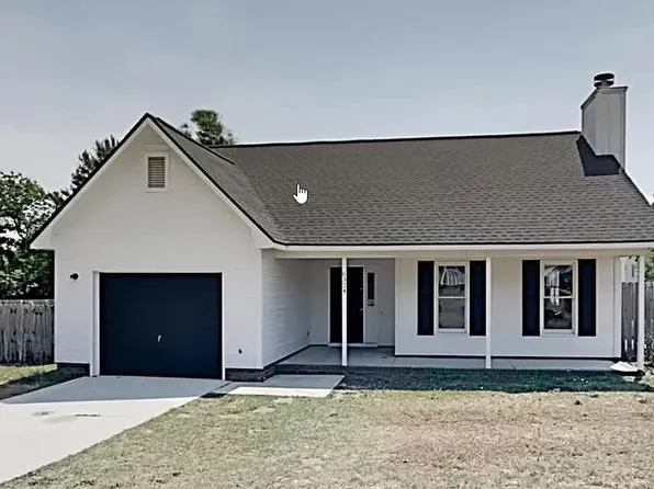 6324 Chagrin Rd, Fayetteville, NC 28311