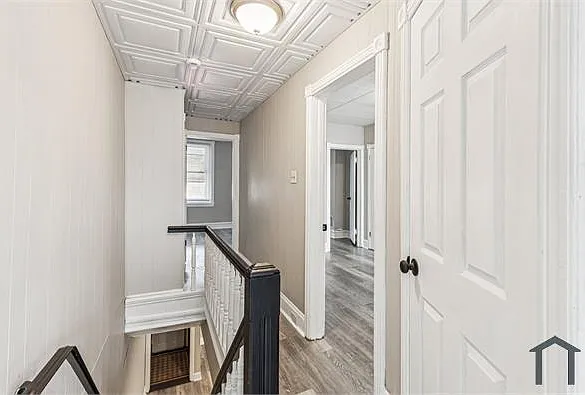 2416 N Hollywood St — Photo 9