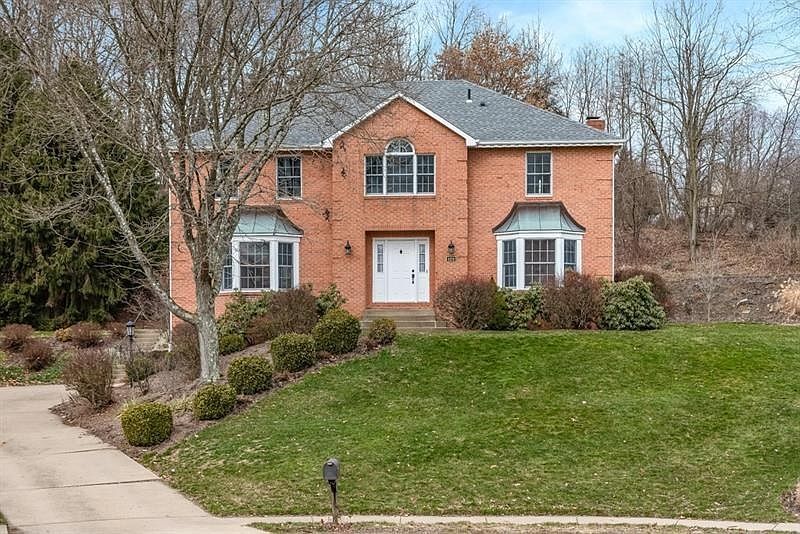 1st image of 120 Foxwood Dr