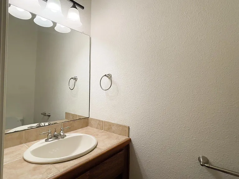 215 N Wright St — Photo 8