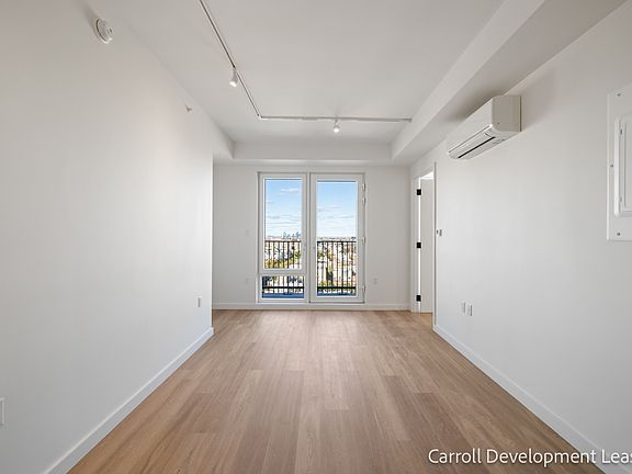 2nd image of 931 Carroll St #1132