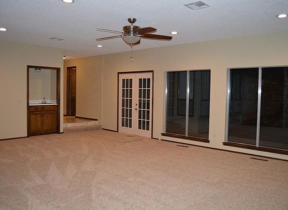 3rd image of 2212 Alderham St