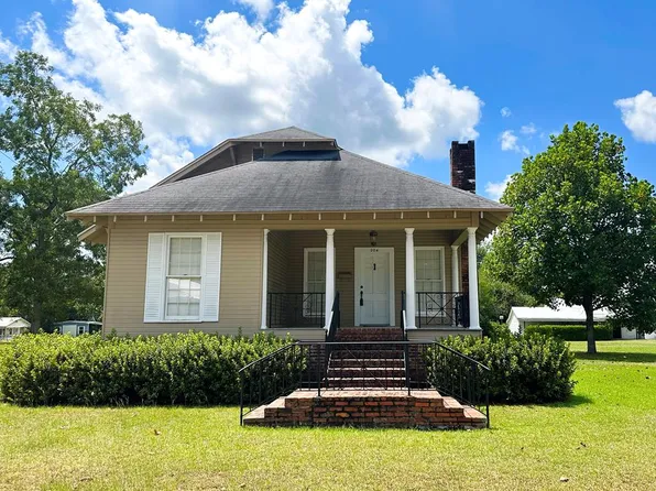 204 E Burch St, Hartford, AL 36344