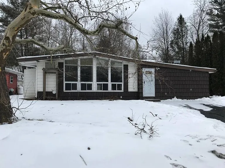 14 The Curve Rd — Photo 1