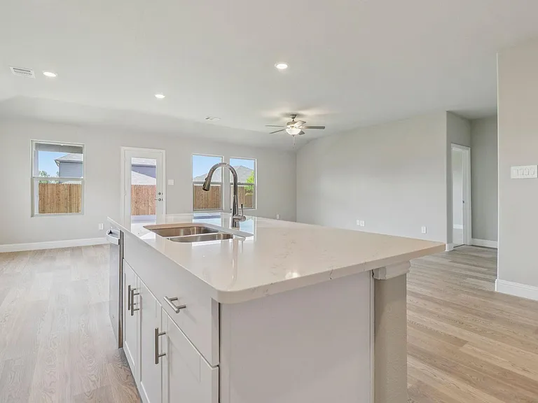 463 Yellowstar Ln — Photo 6