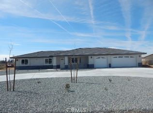 14140 Navajo Rd, Apple Valley, CA 92307