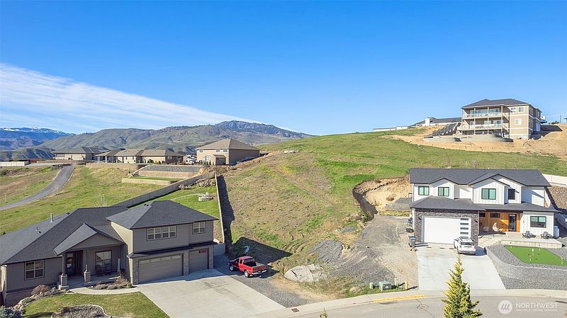 3rd image of 83 Sunny Meadows Loop