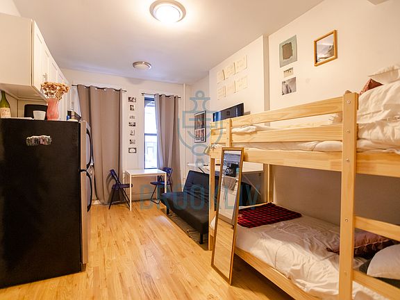 5th image of 774 Franklin Ave #1L