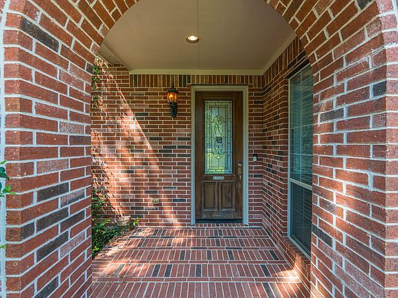 2nd image of 103 Arbor Ridge Ct