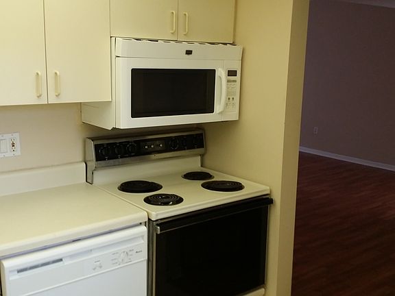 4th image of 21121 SW 85th Ave APT 206