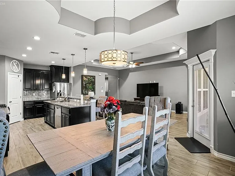 3921 Woodhouse Ln — Photo 18