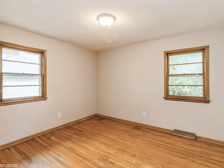 413 SW Westlawn Dr — Photo 15