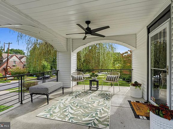 3rd image of 623 Lawson Ave