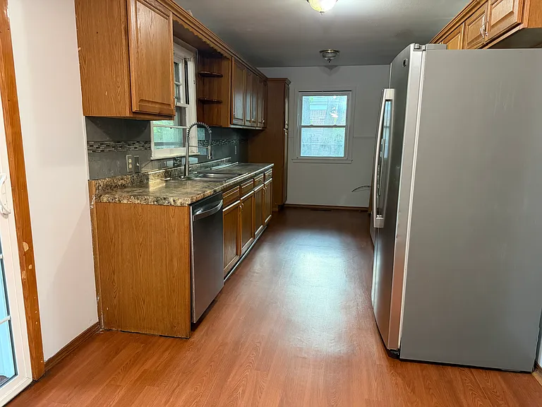 1215 E Donnell Ave — Photo 10